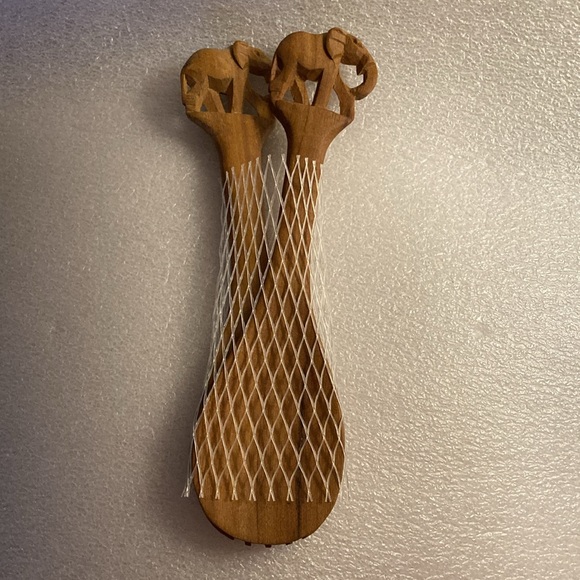 Vintage Hand Carved Wooden Elephant Spoon And Fork Salad Tossing Utensil Set - Picture 7 of 7